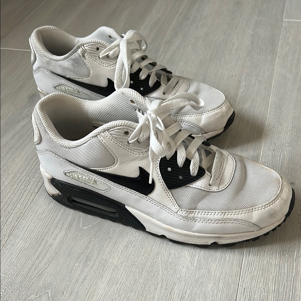 Nike White and Black Air Max Sneakers